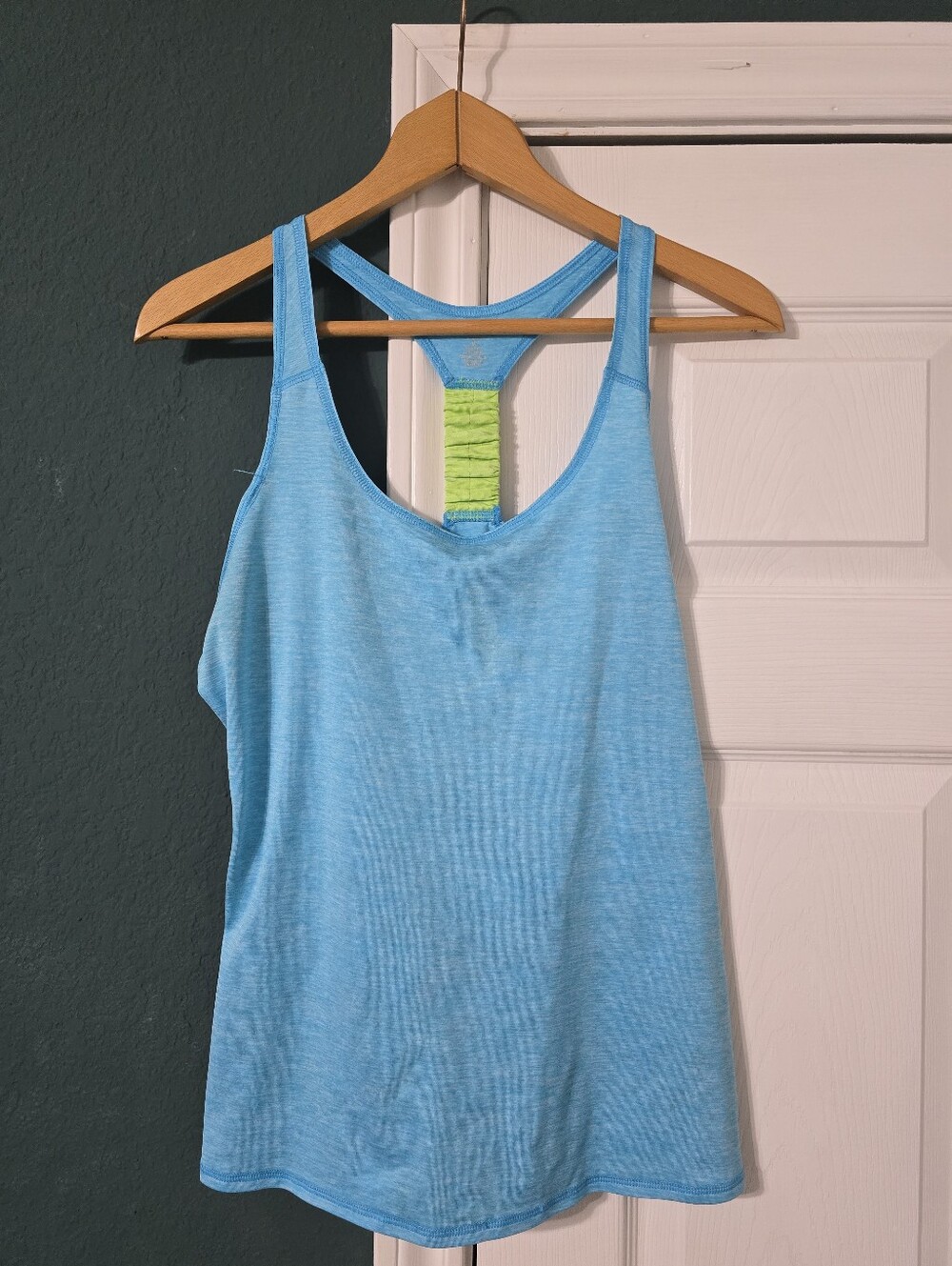 Avia Light Blue Racerback Tank Top Lime Green M Relaxed Workout Gym Yoga Gorp 90